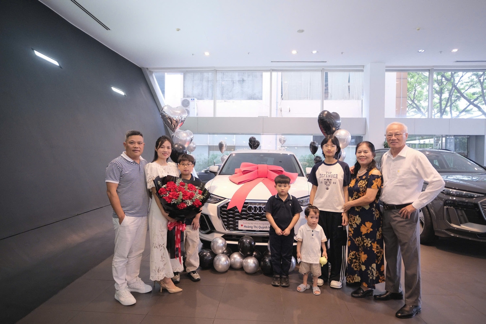 Audi Hà Nội chân thành cảm ơn Quý khách và gia đình đã tin tưởng lựa chọn Audi Q3 Sportback