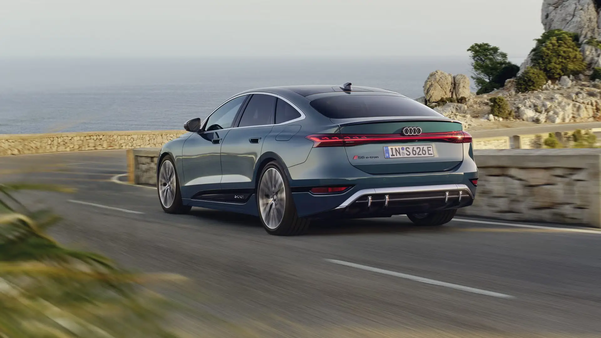 Sạc & Phạm vi hoạt động